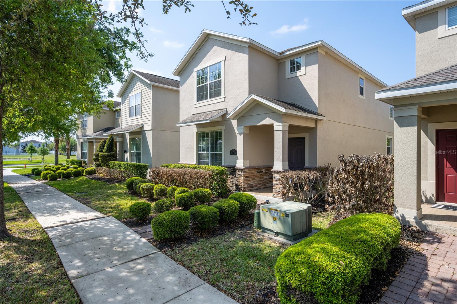 SIGNATURE LAKES - Residential Lease