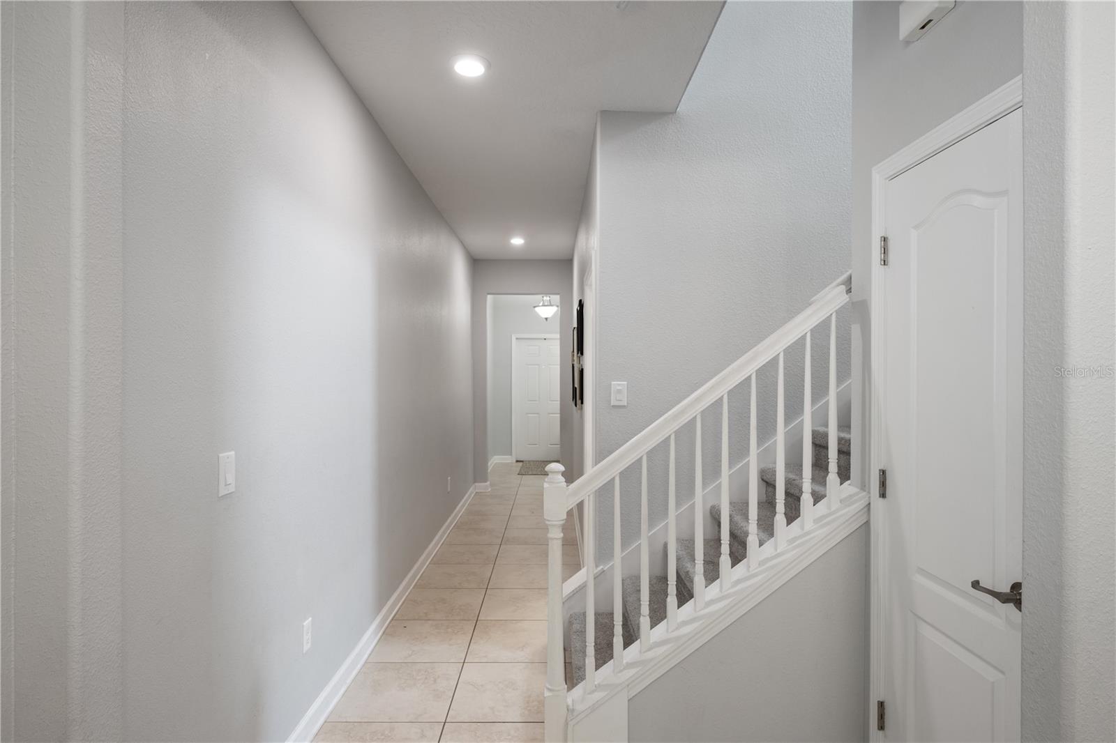 SIGNATURE LAKES - Residential Lease