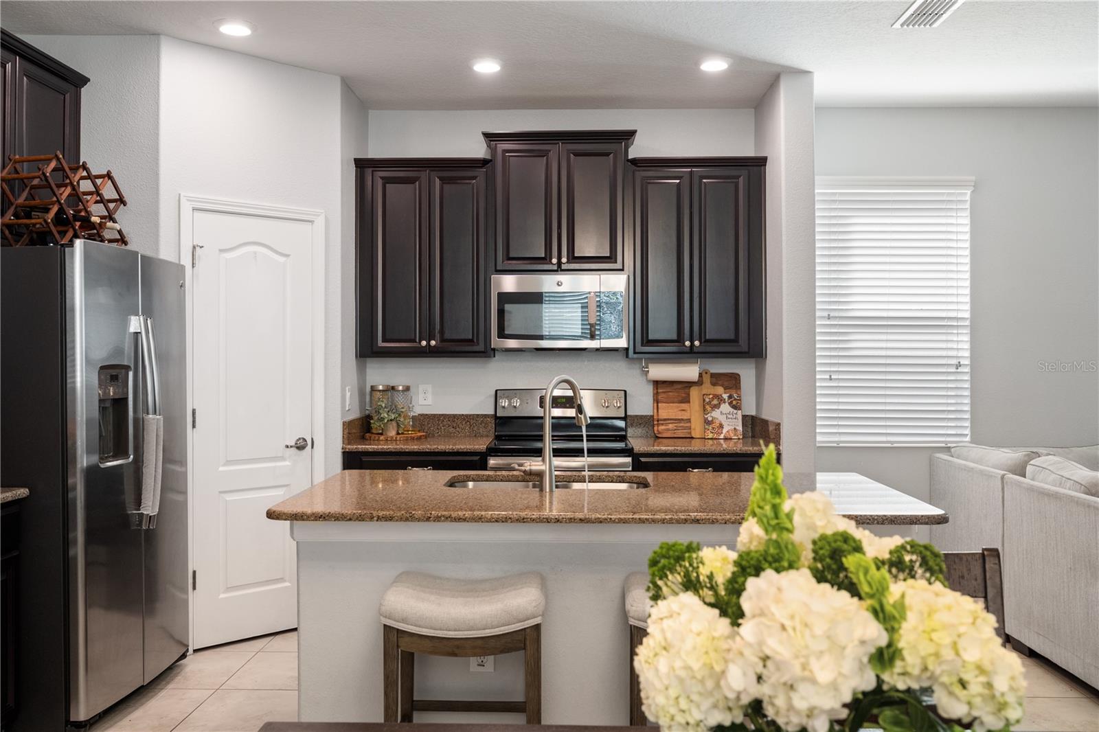 SIGNATURE LAKES - Residential Lease