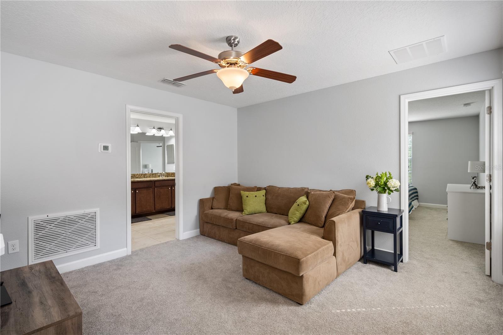 SIGNATURE LAKES - Residential Lease