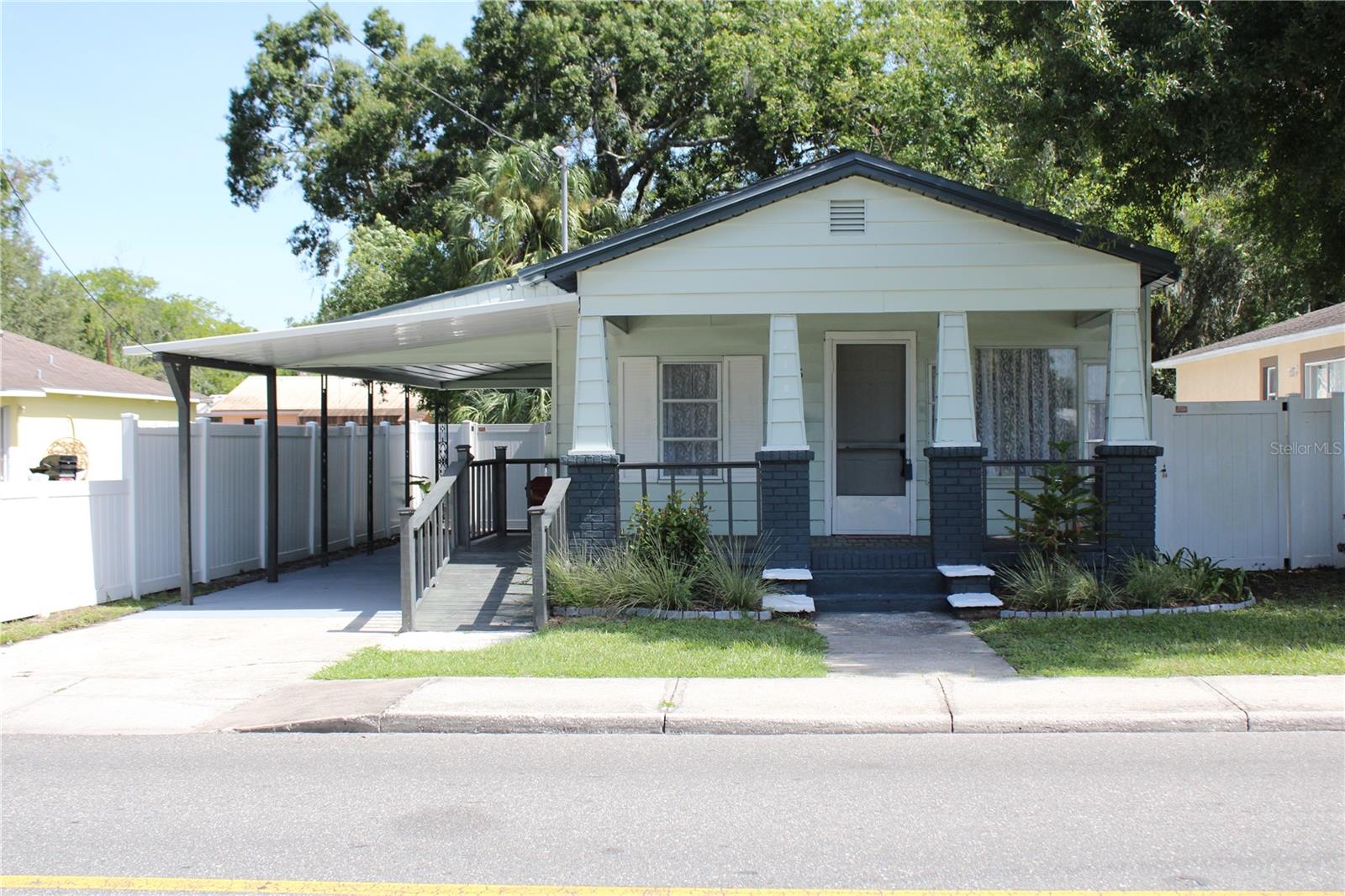 LINCOLN PARK - Residential