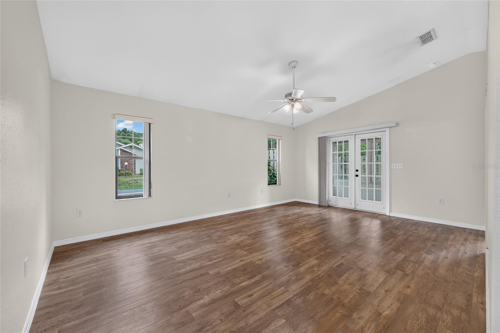 ETHANS GLEN - Residential