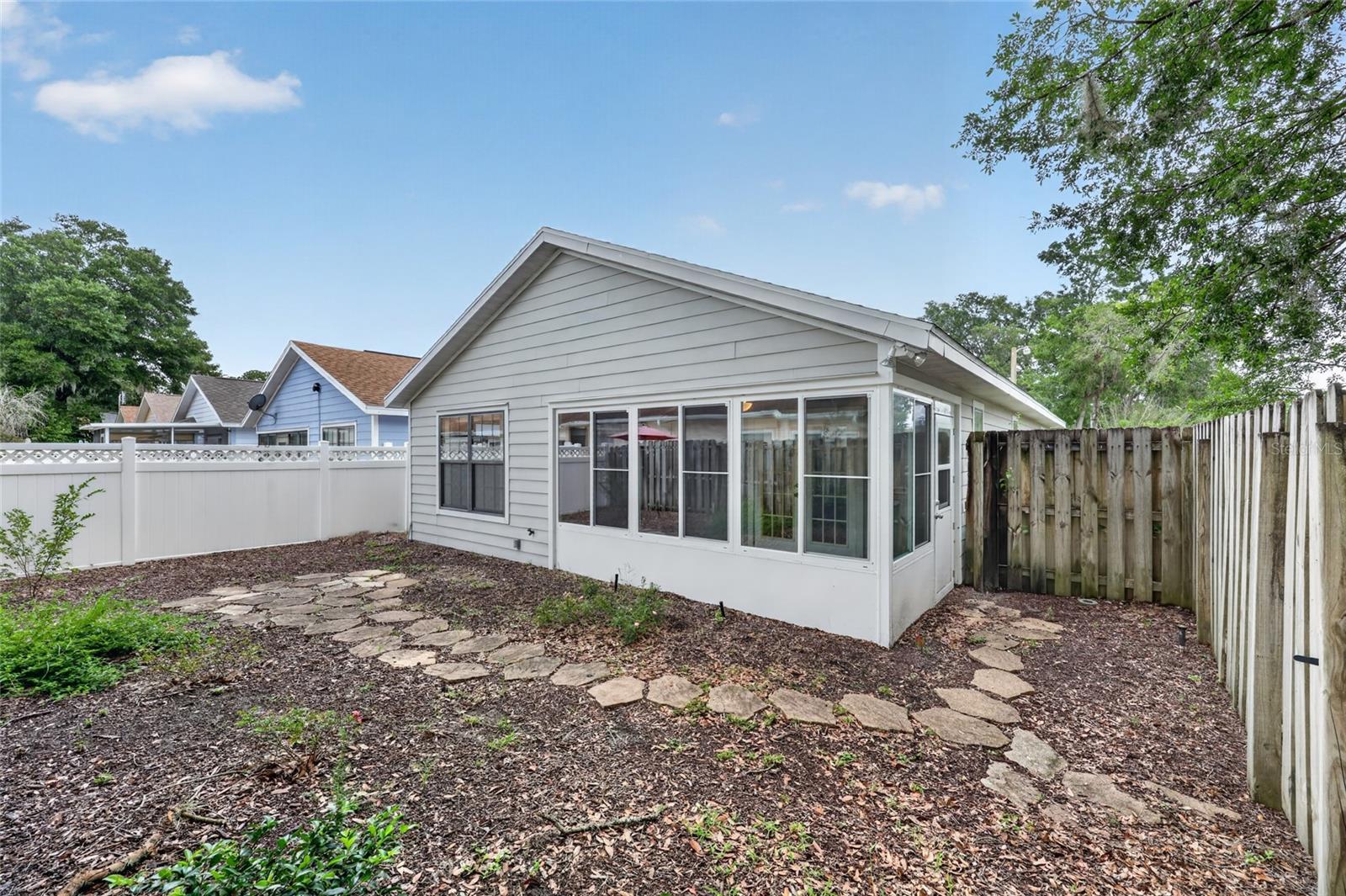 ETHANS GLEN - Residential