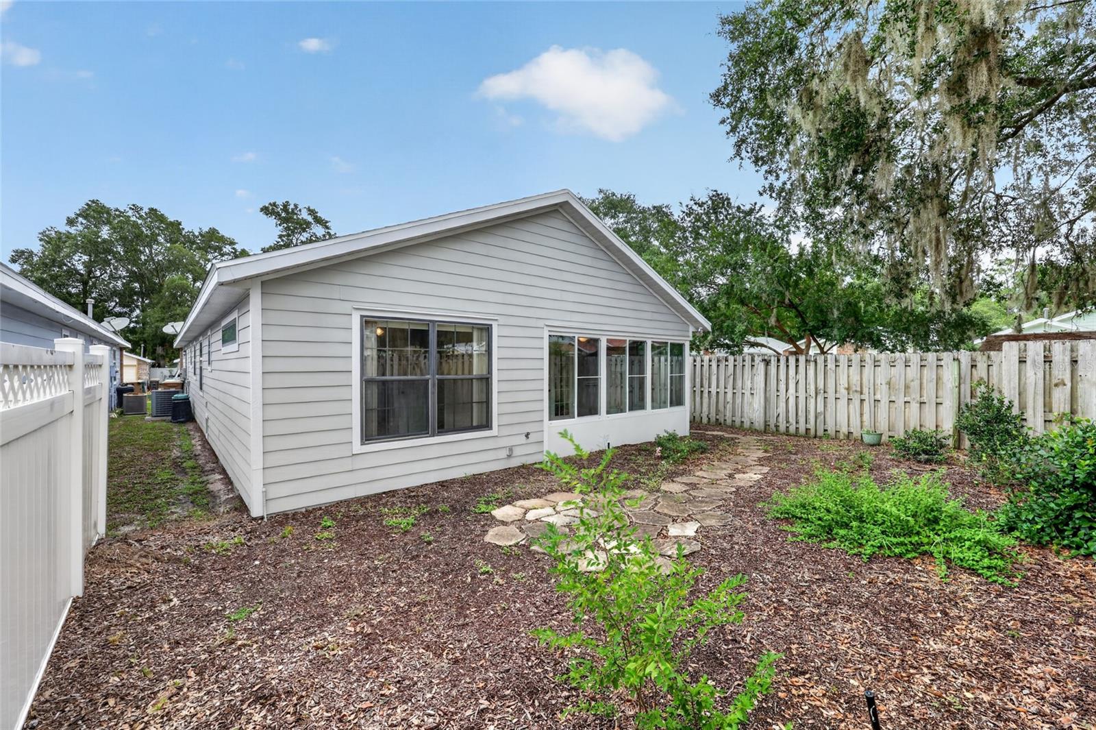 ETHANS GLEN - Residential