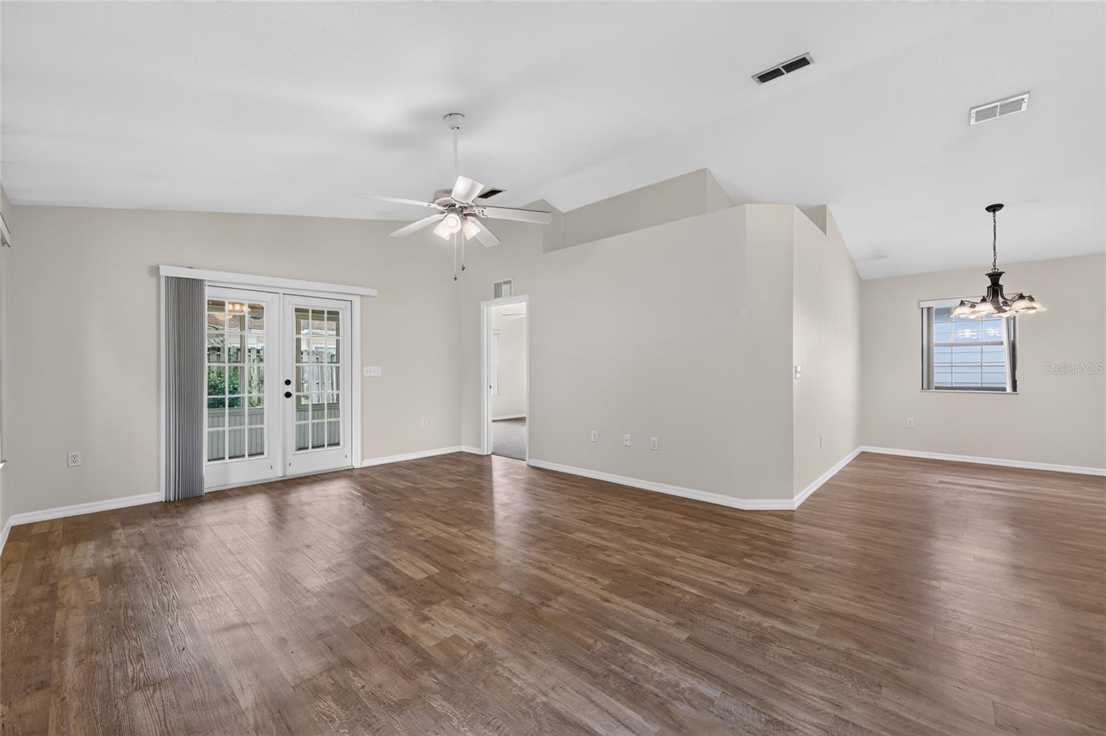 ETHANS GLEN - Residential