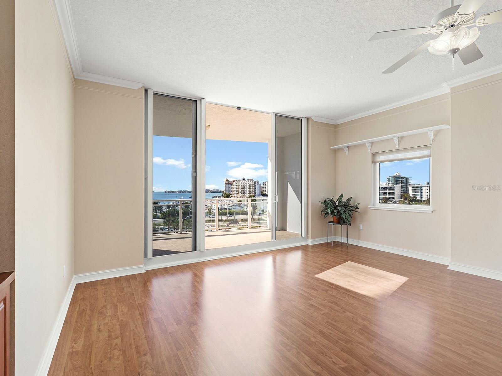 MARINA TOWER - Residential