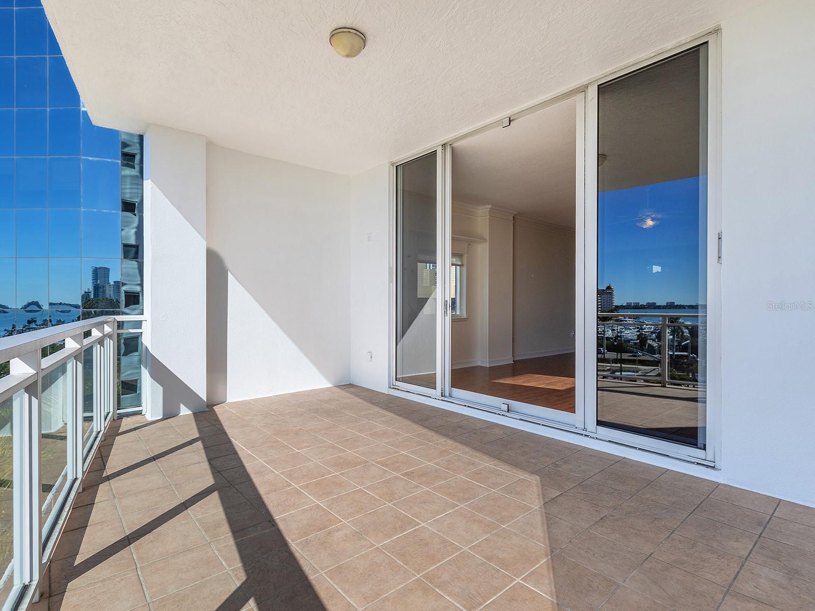MARINA TOWER - Residential