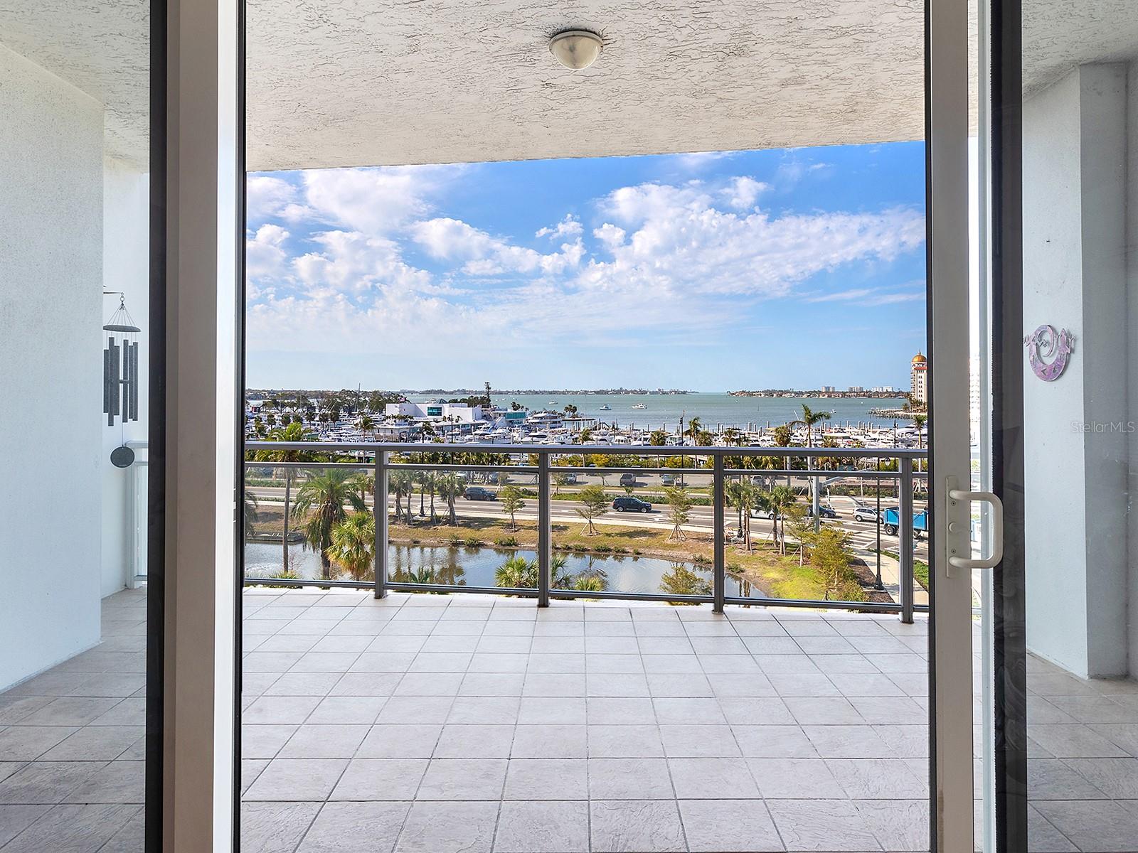 MARINA TOWER - Residential