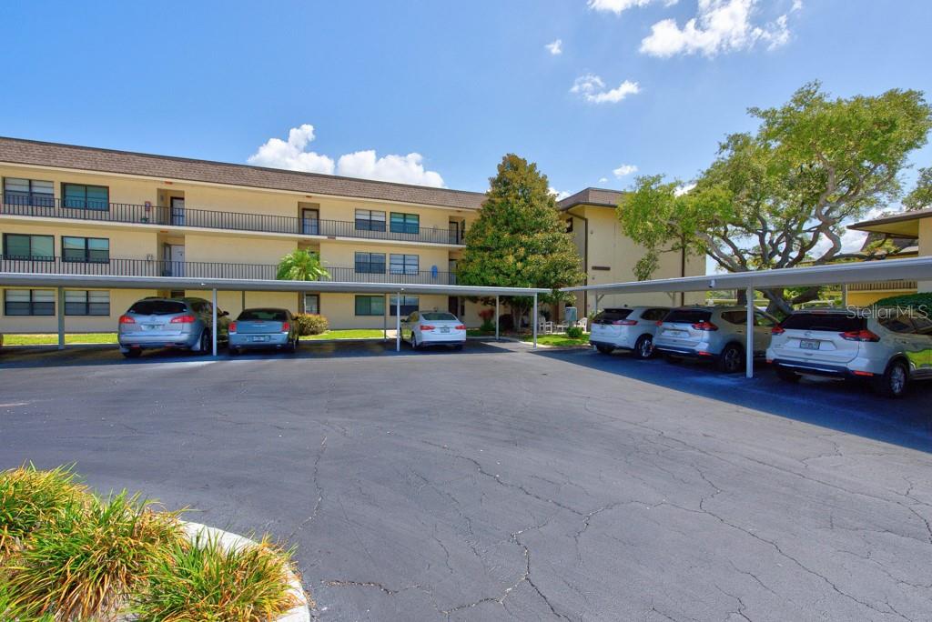 VILLAS DE GOLF CONDO - Residential