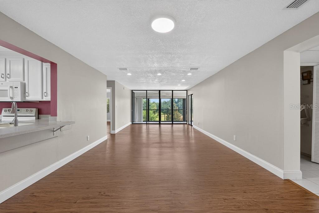 VILLAS DE GOLF CONDO - Residential