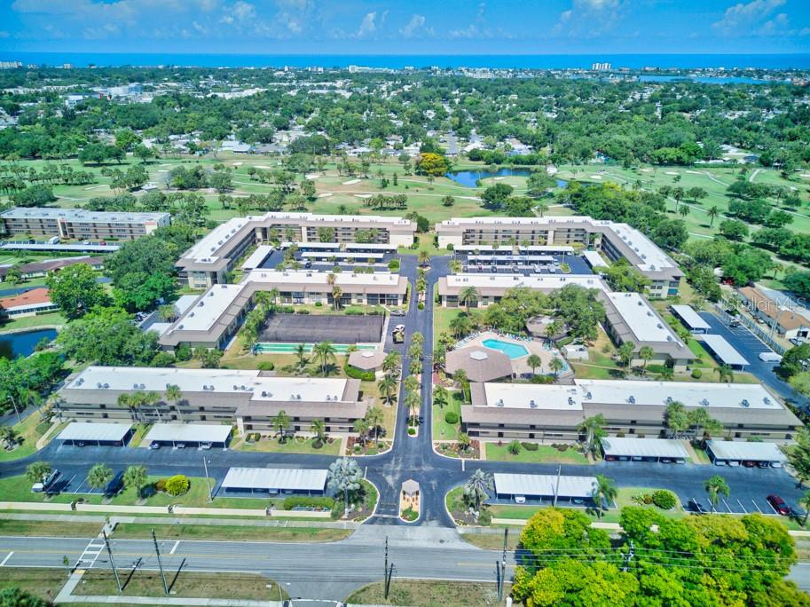 VILLAS DE GOLF CONDO - Residential
