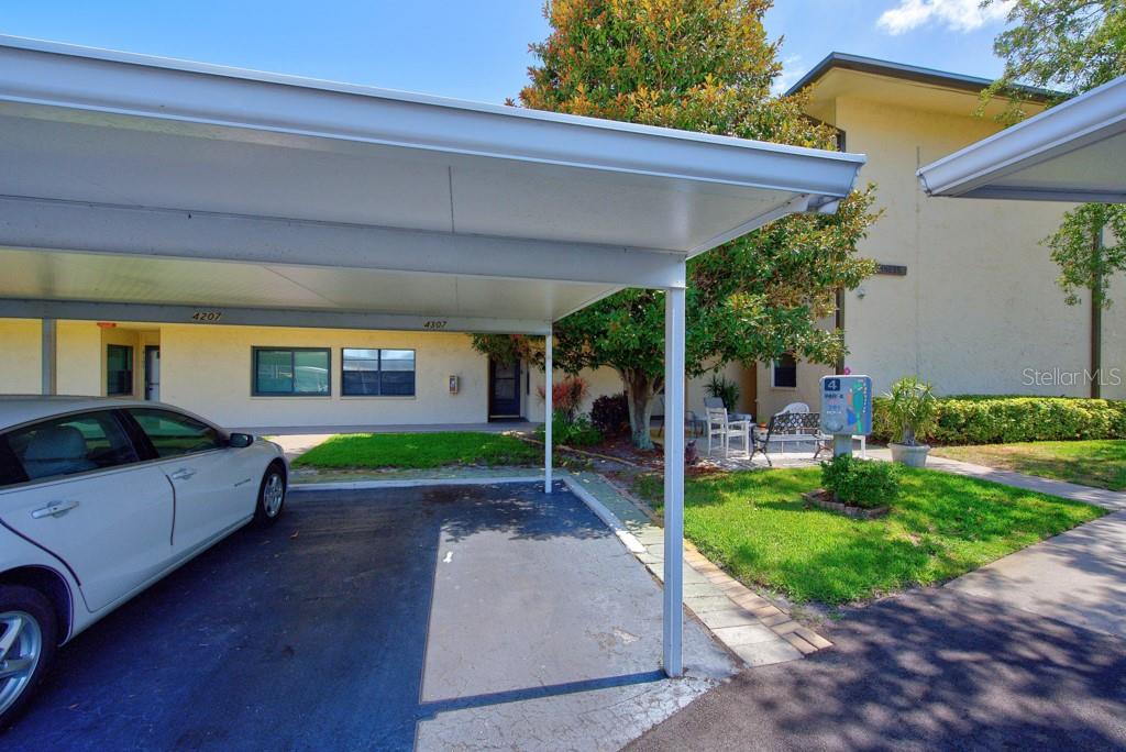 VILLAS DE GOLF CONDO - Residential