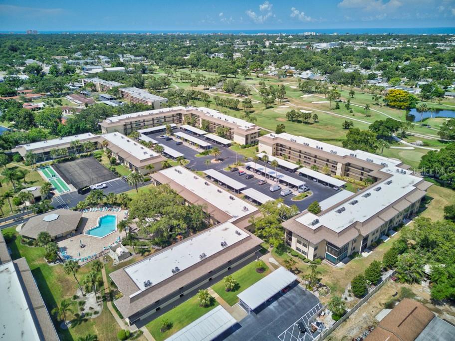 VILLAS DE GOLF CONDO - Residential