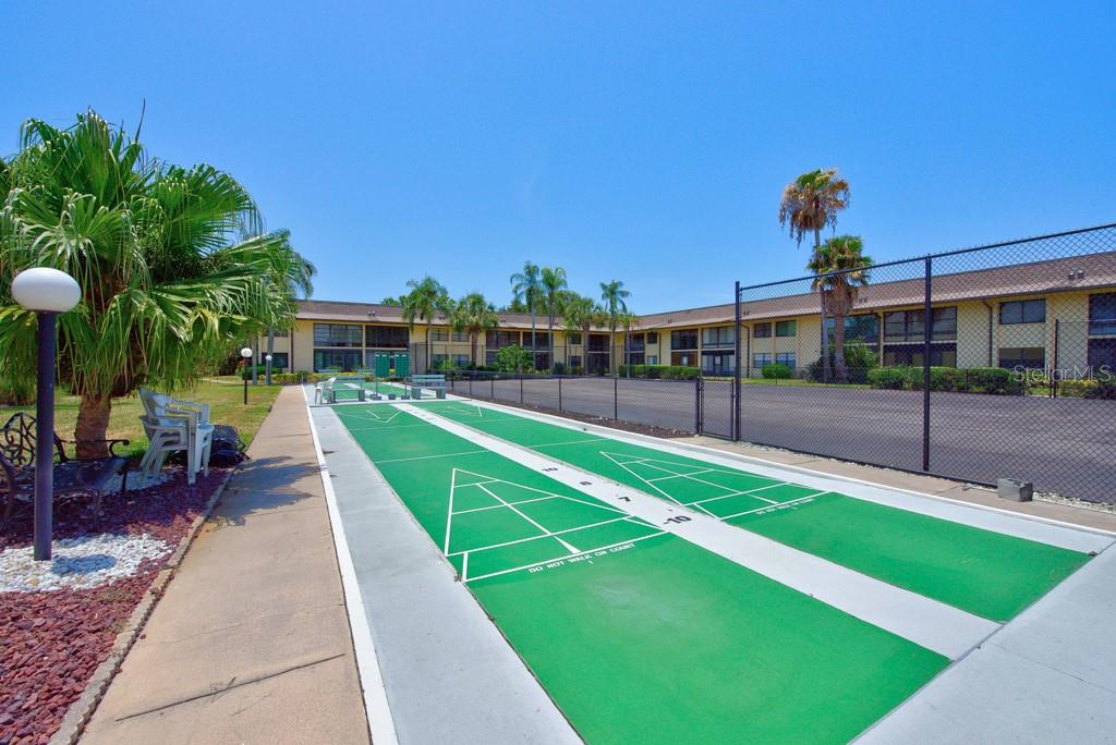 VILLAS DE GOLF CONDO - Residential