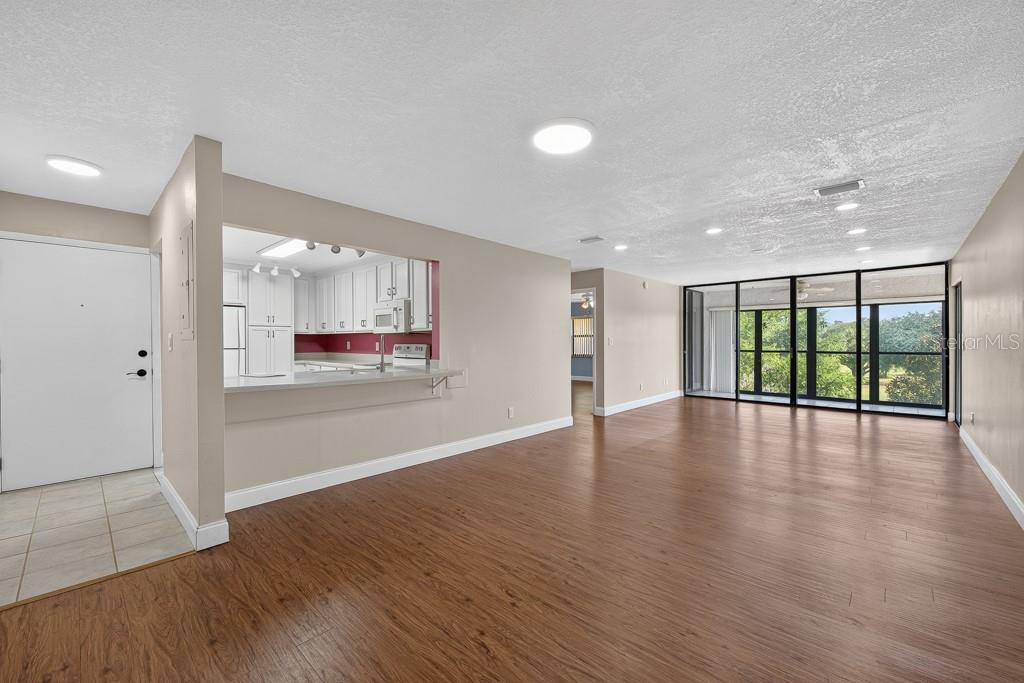 VILLAS DE GOLF CONDO - Residential