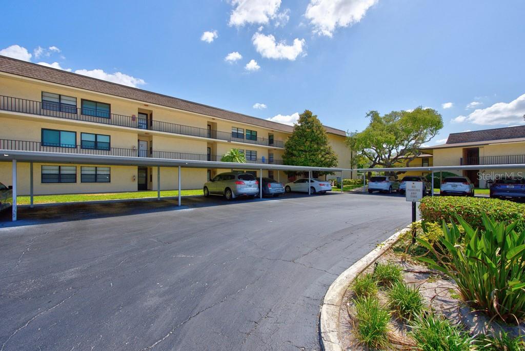 VILLAS DE GOLF CONDO - Residential
