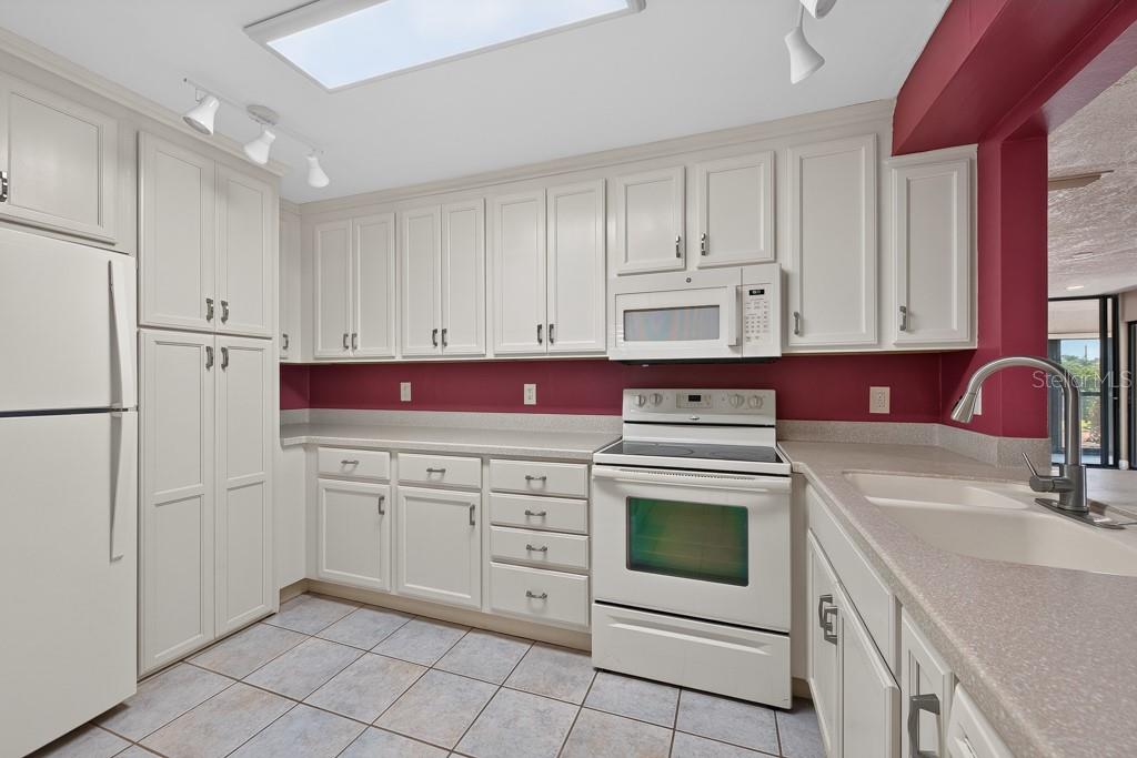 VILLAS DE GOLF CONDO - Residential