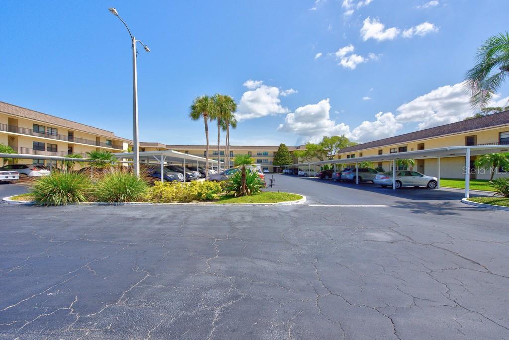 VILLAS DE GOLF CONDO - Residential