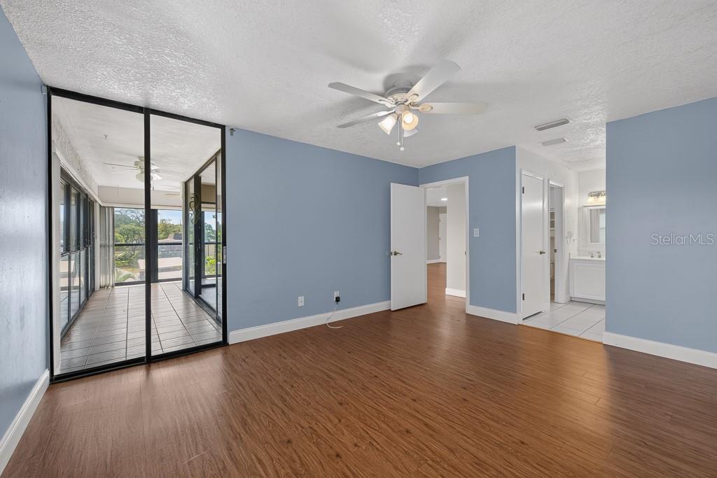 VILLAS DE GOLF CONDO - Residential