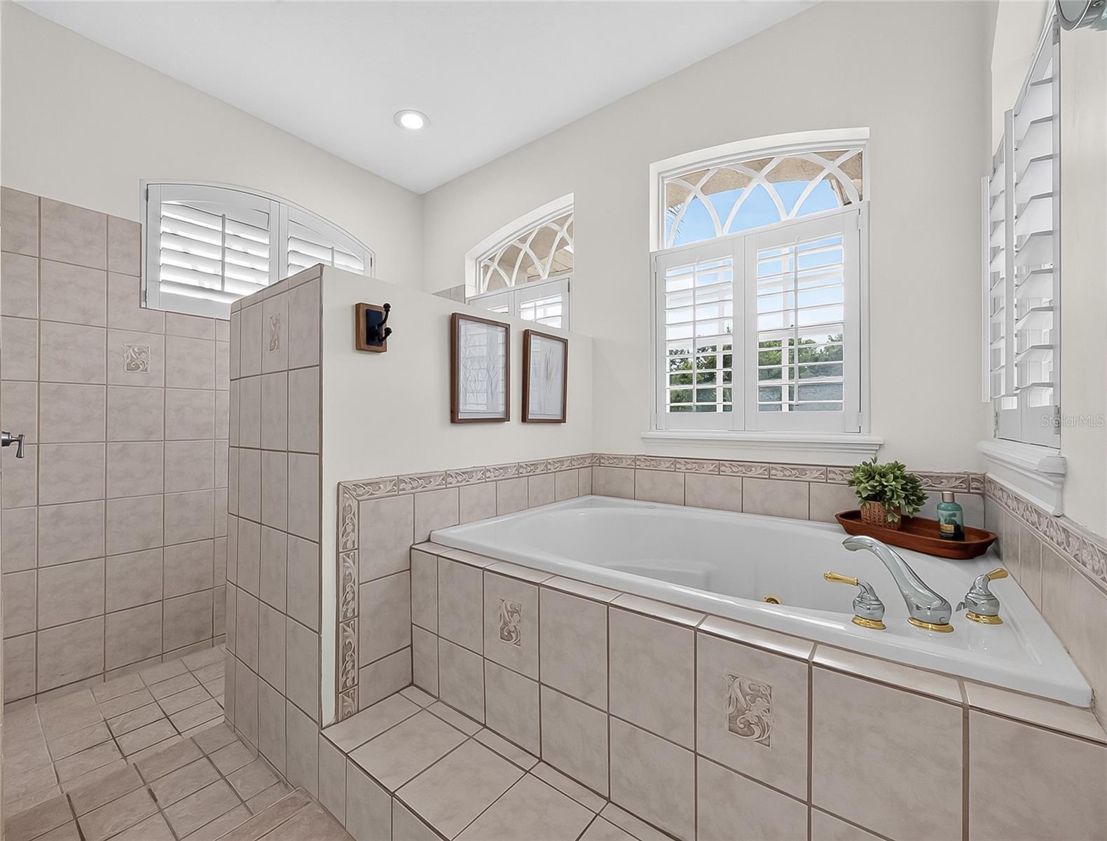 CEDAR COVE - Residential