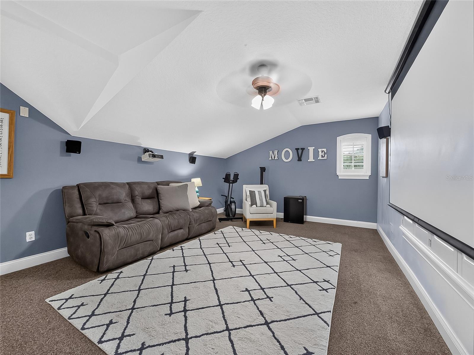 CEDAR COVE - Residential
