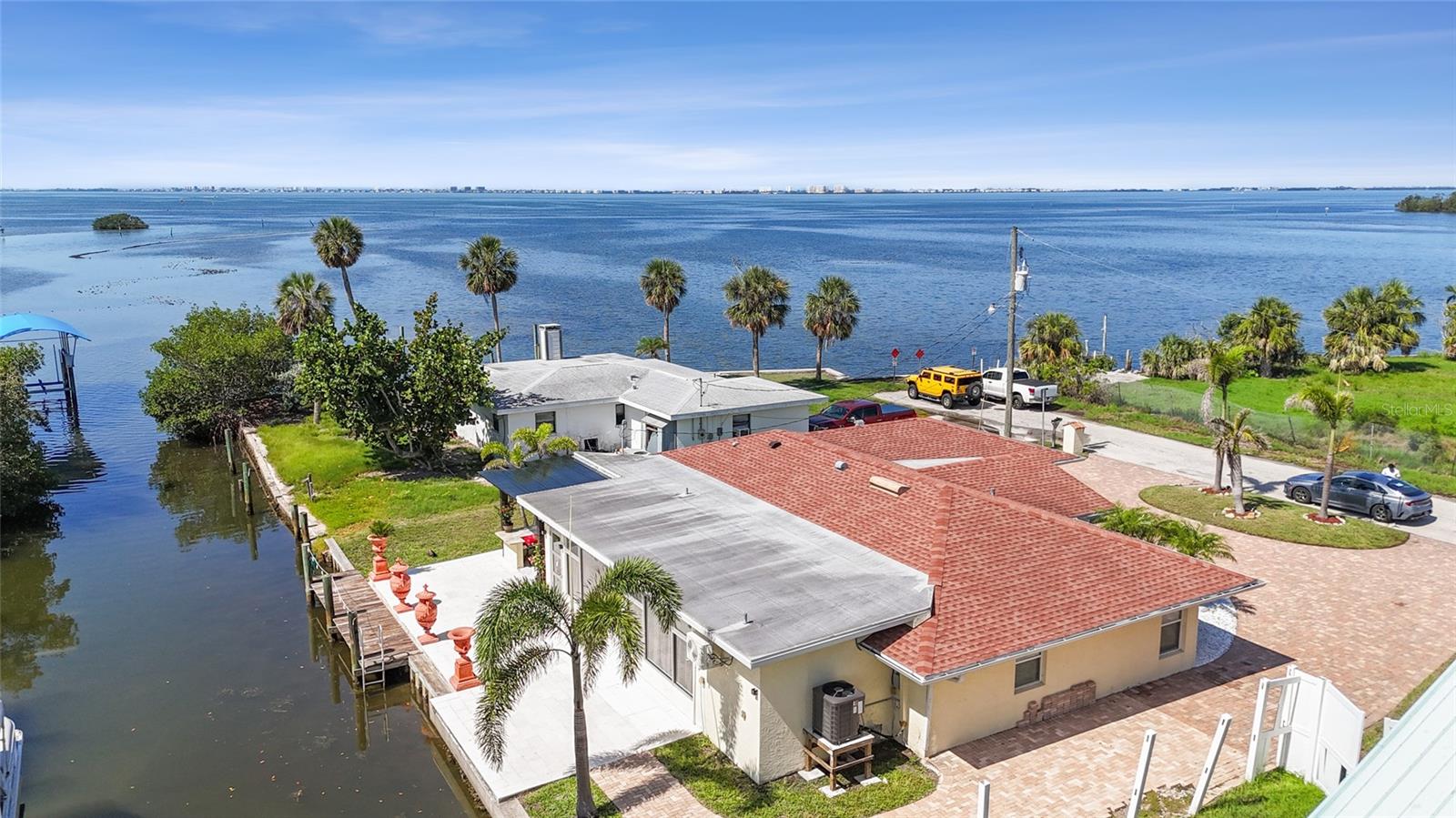 BAY VIEW SHORES - Residential