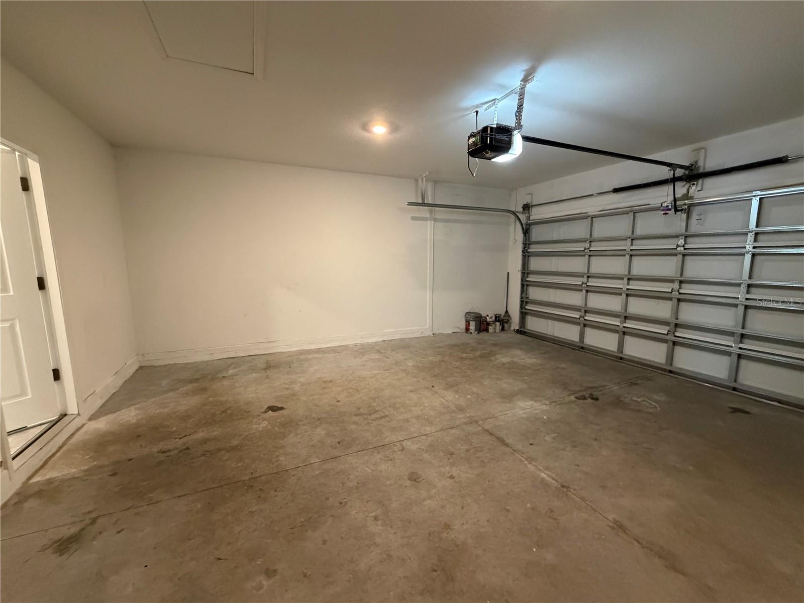 CASCADES - Residential Lease