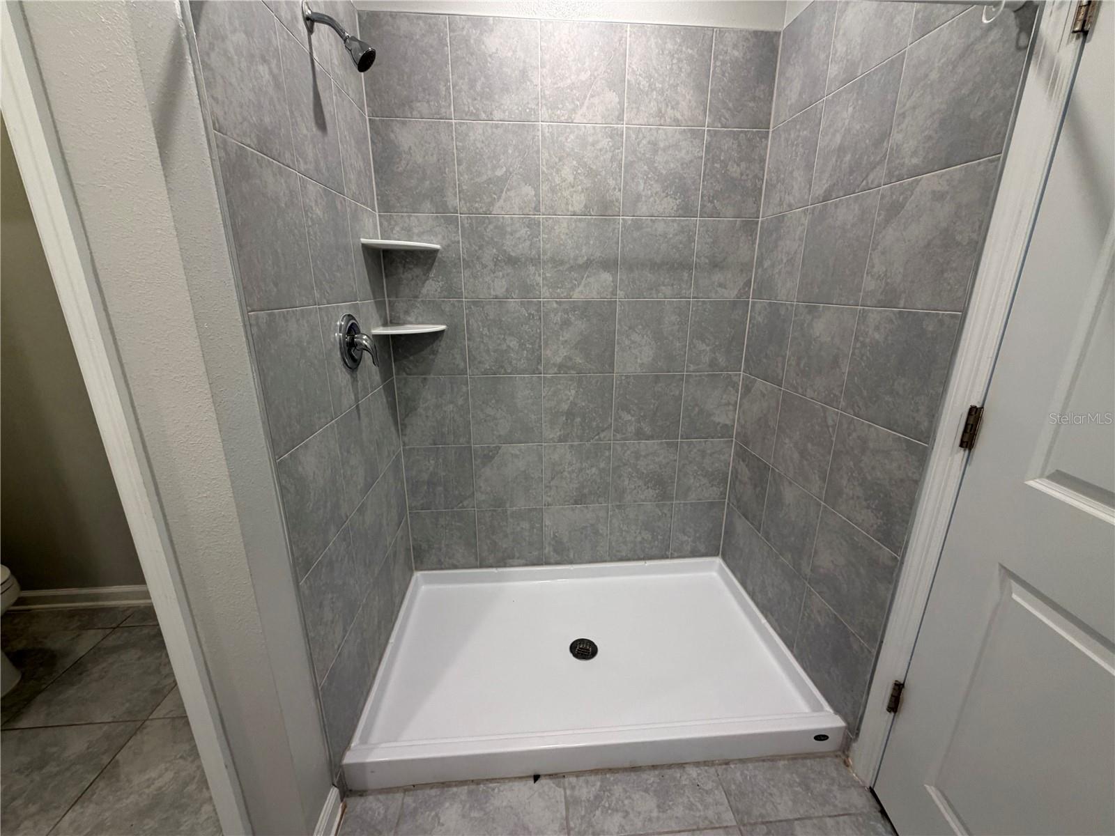 CASCADES - Residential Lease