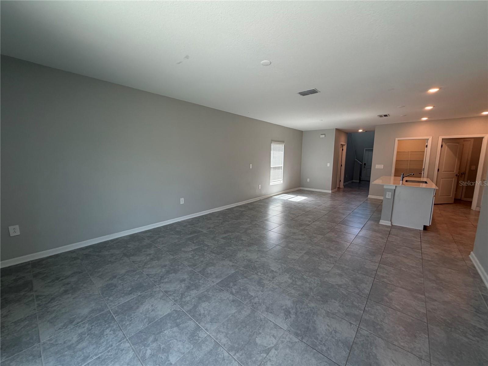 CASCADES - Residential Lease