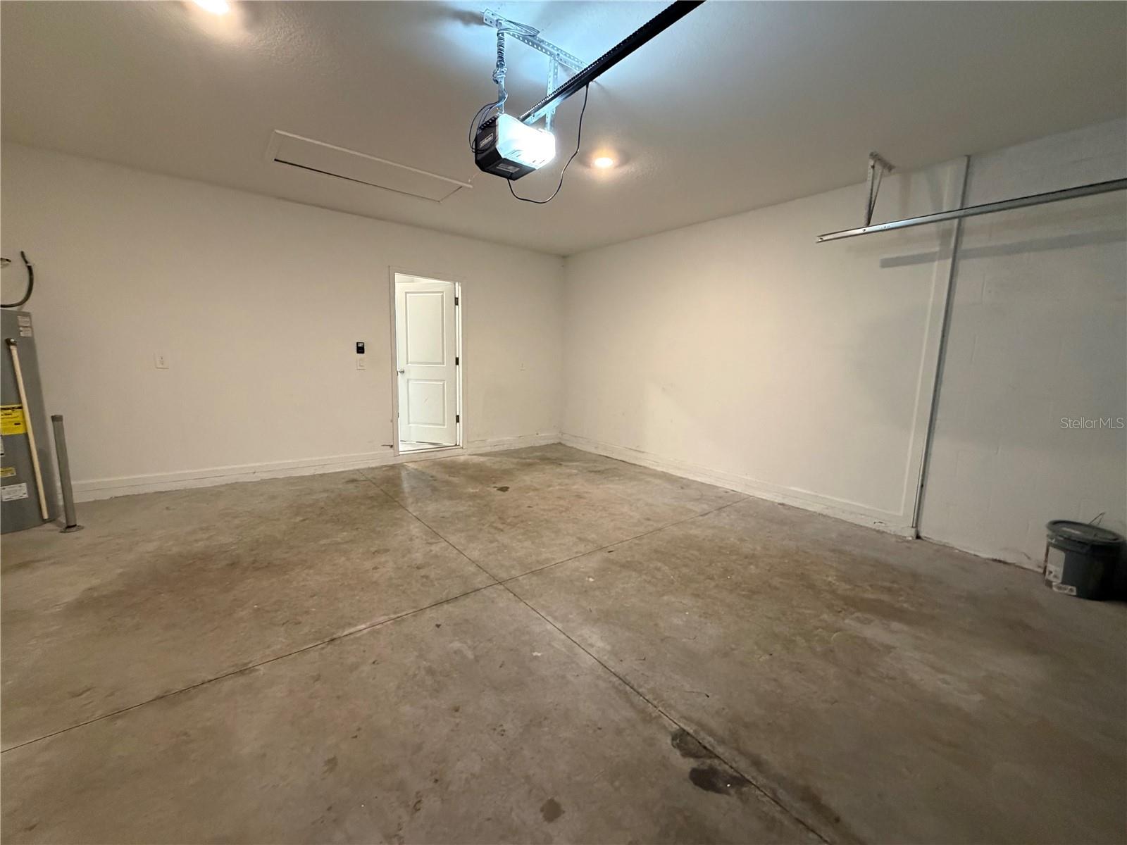CASCADES - Residential Lease