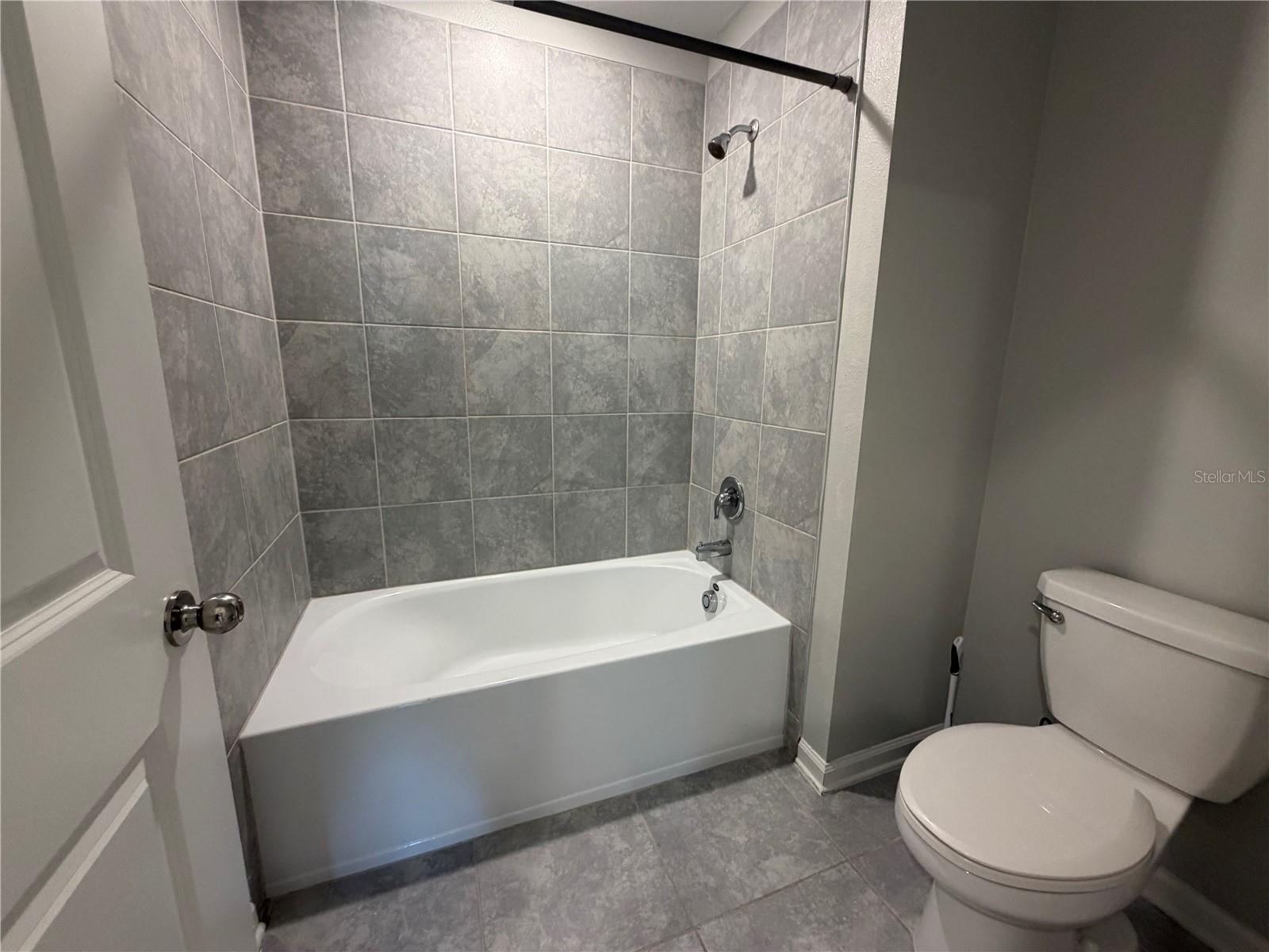 CASCADES - Residential Lease