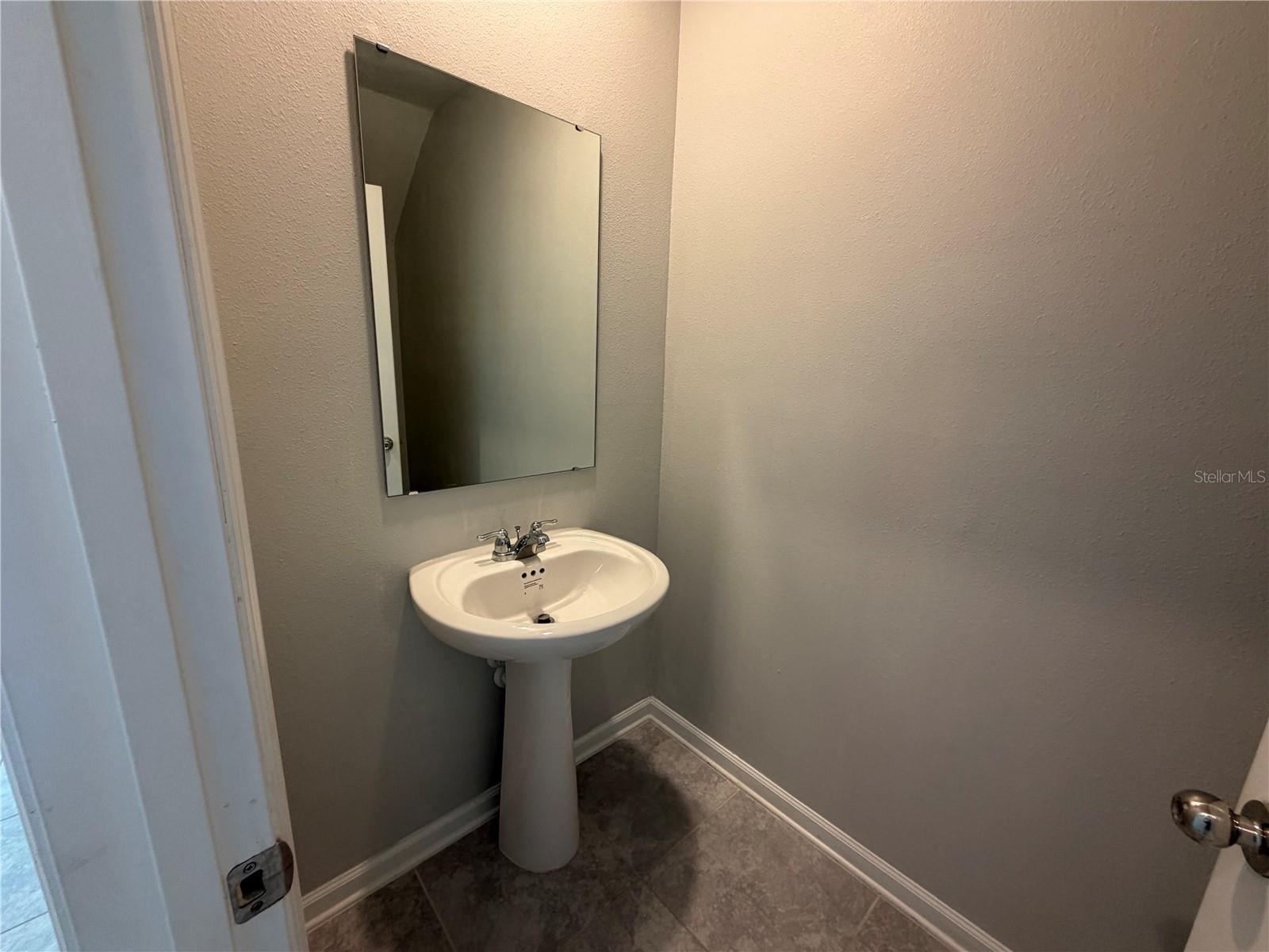 CASCADES - Residential Lease