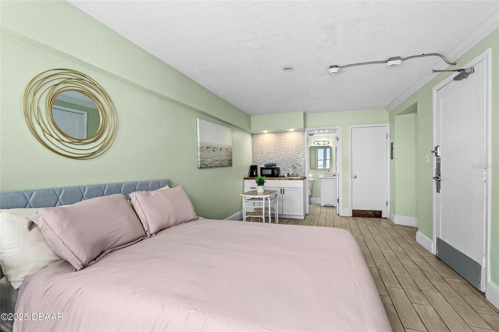 HAWAIIAN INN LC - Residential
