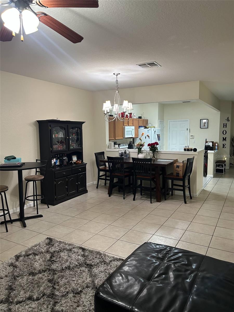 REGENCY OAKS UNIT ONE - Residential Lease