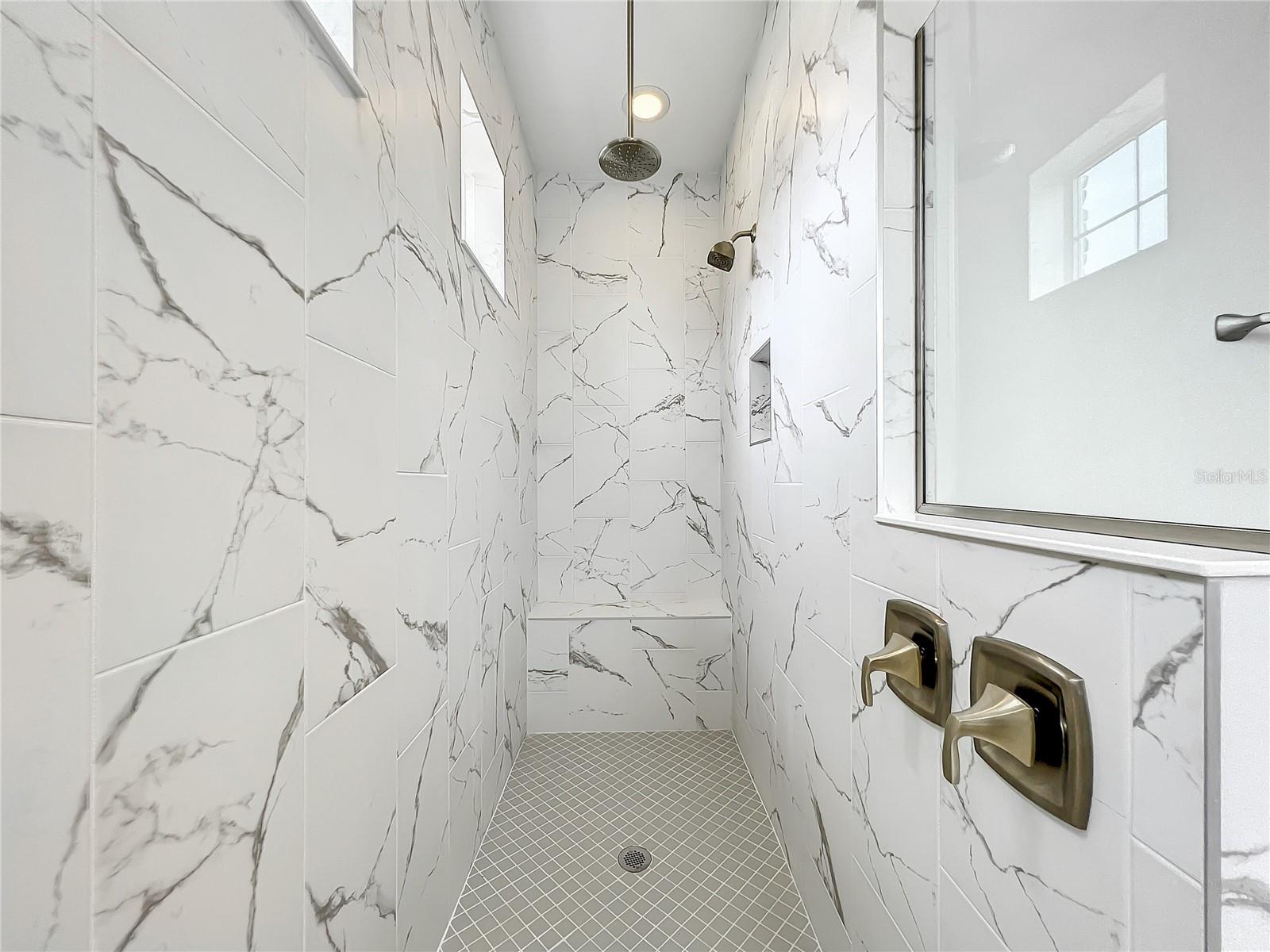 HARTWOOD LNDG - Residential Lease