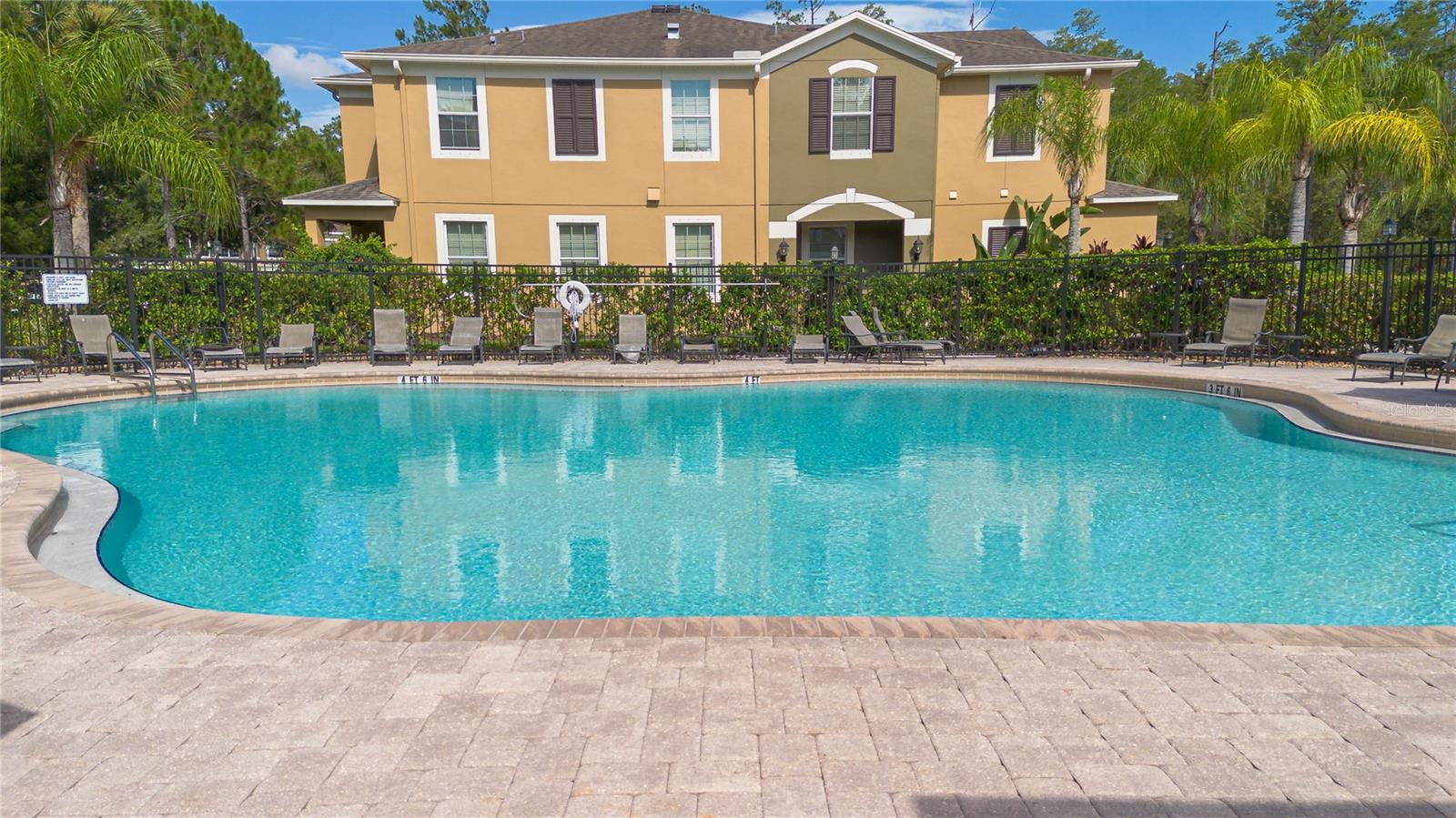 SOUTH HAMPTON - Residential