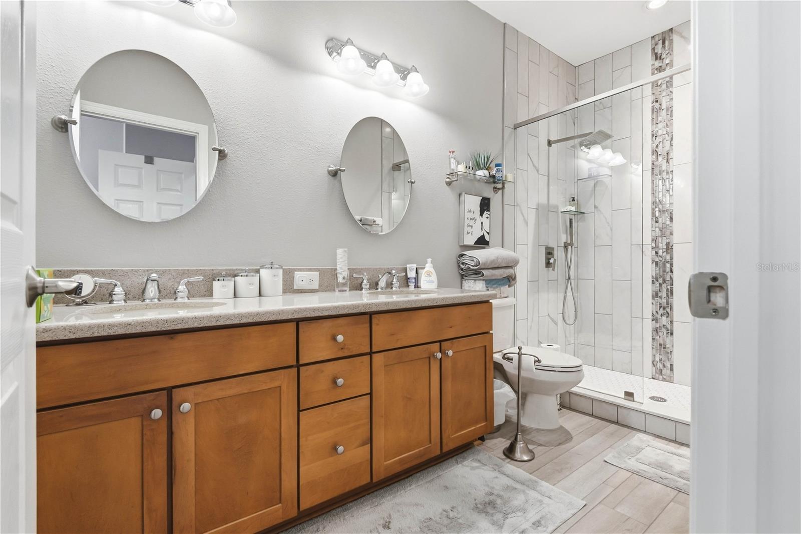 SOUTH HAMPTON - Residential
