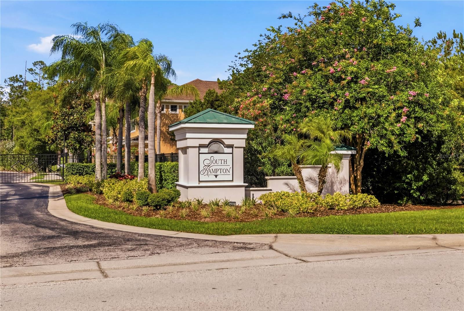 SOUTH HAMPTON - Residential