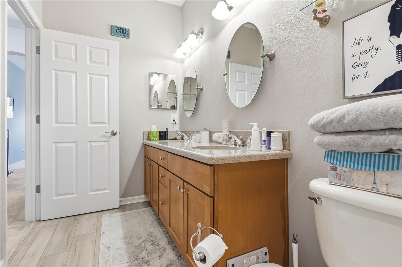 SOUTH HAMPTON - Residential
