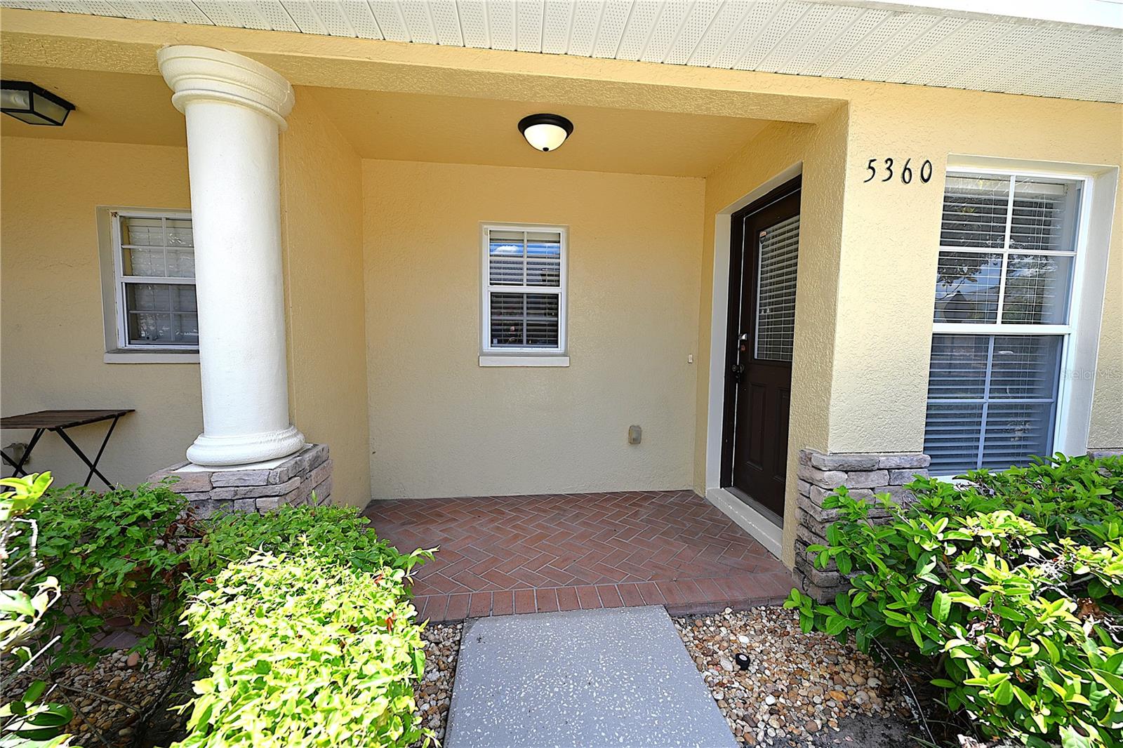 COBBLESTONE LNDG TWNHMS - Residential Lease