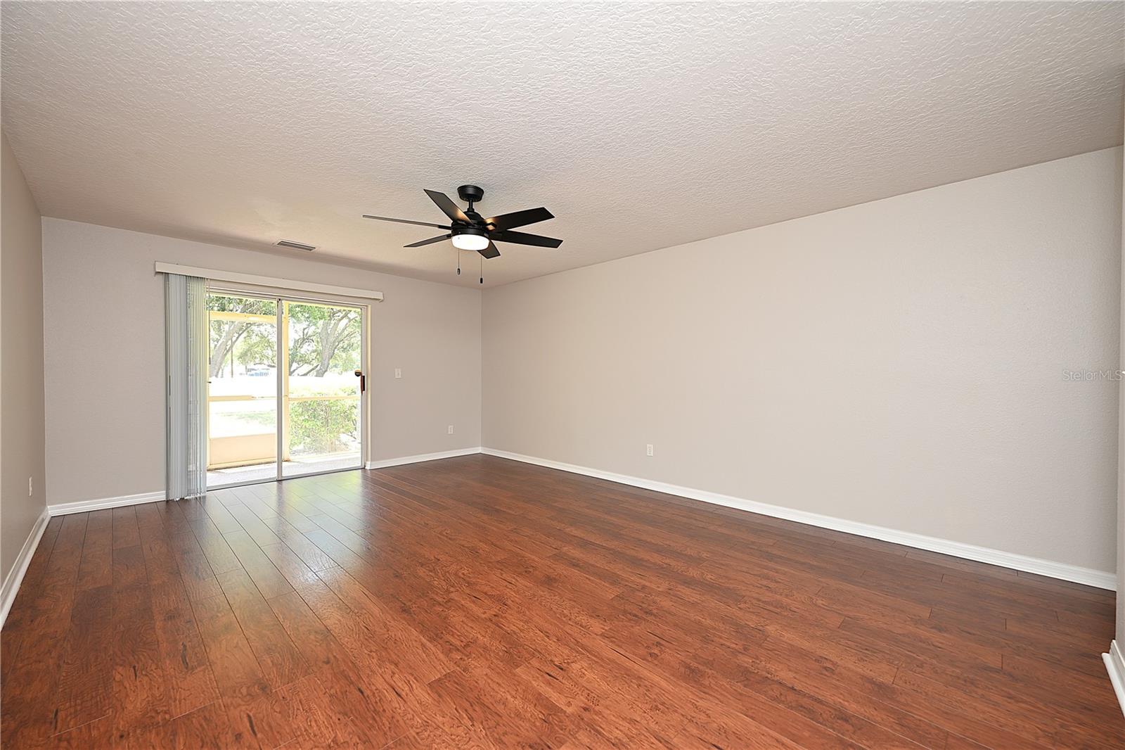 COBBLESTONE LNDG TWNHMS - Residential Lease