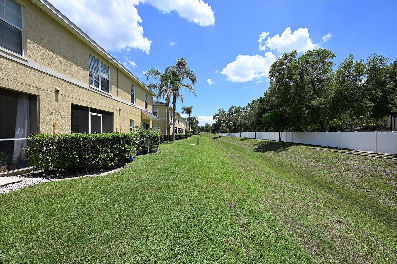 COBBLESTONE LNDG TWNHMS - Residential Lease
