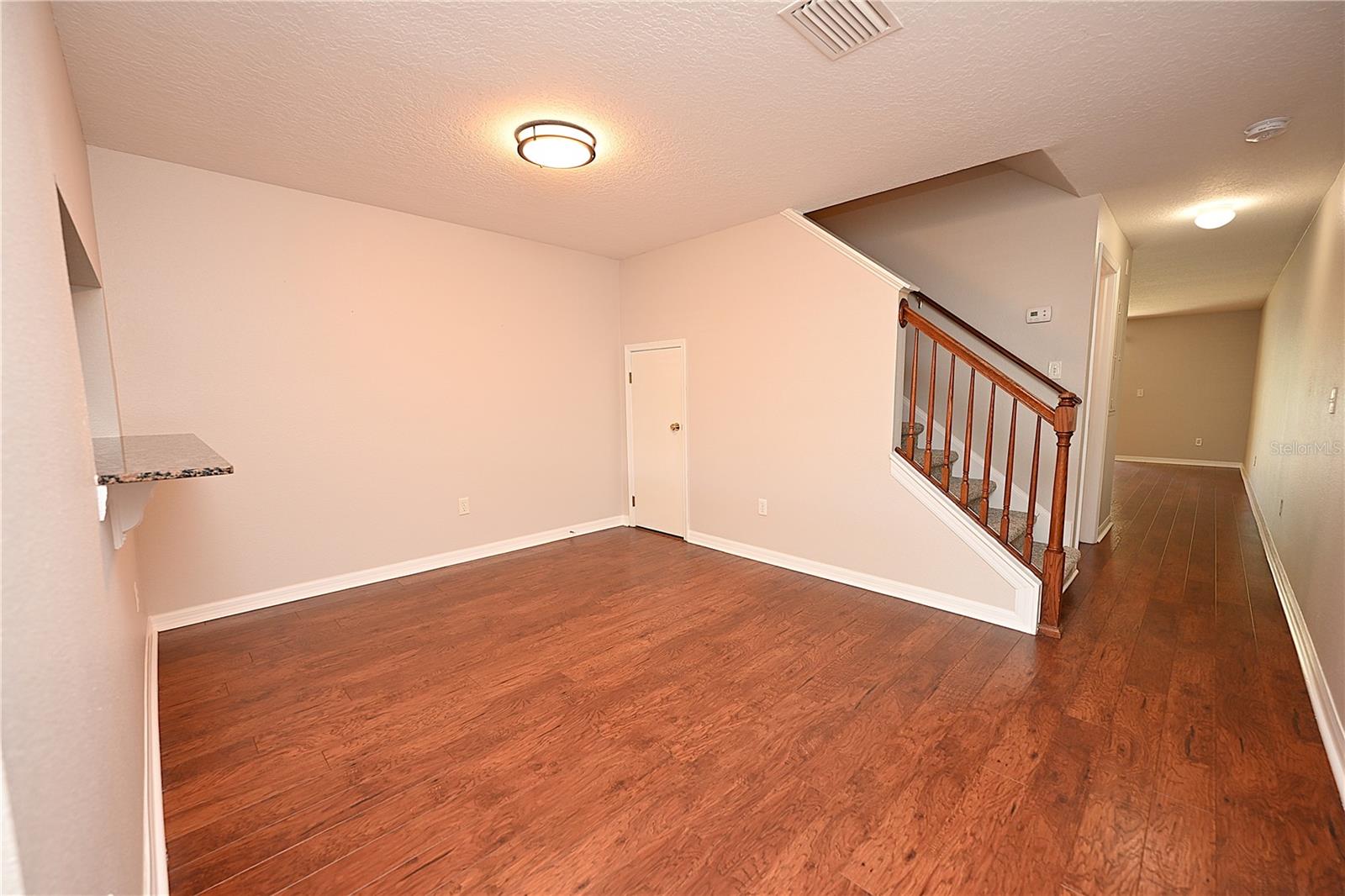 COBBLESTONE LNDG TWNHMS - Residential Lease