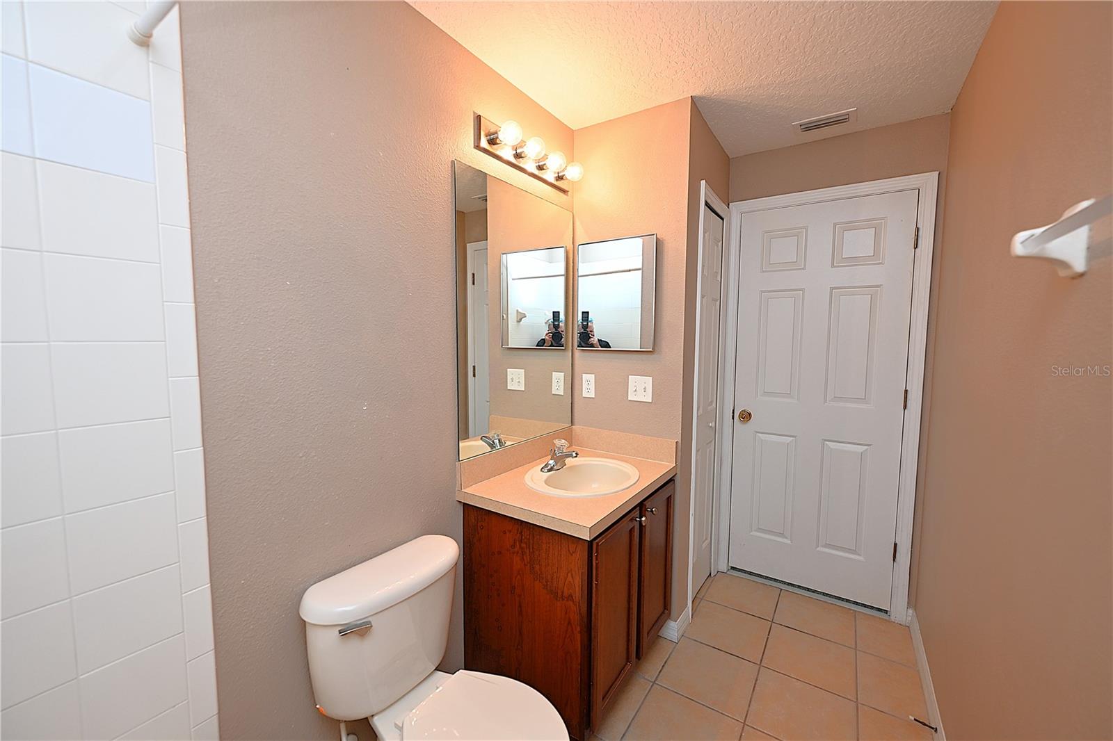 COBBLESTONE LNDG TWNHMS - Residential Lease