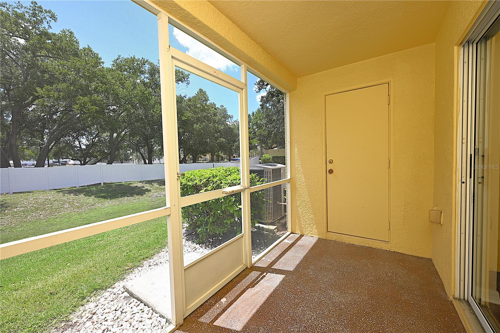 COBBLESTONE LNDG TWNHMS - Residential Lease