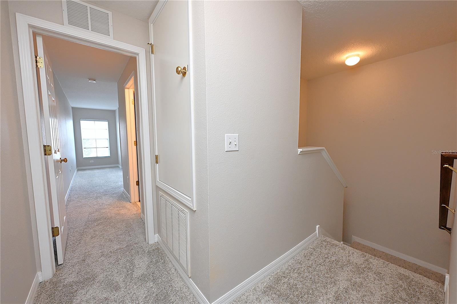 COBBLESTONE LNDG TWNHMS - Residential Lease