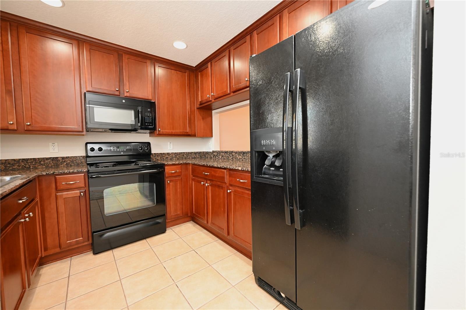 COBBLESTONE LNDG TWNHMS - Residential Lease