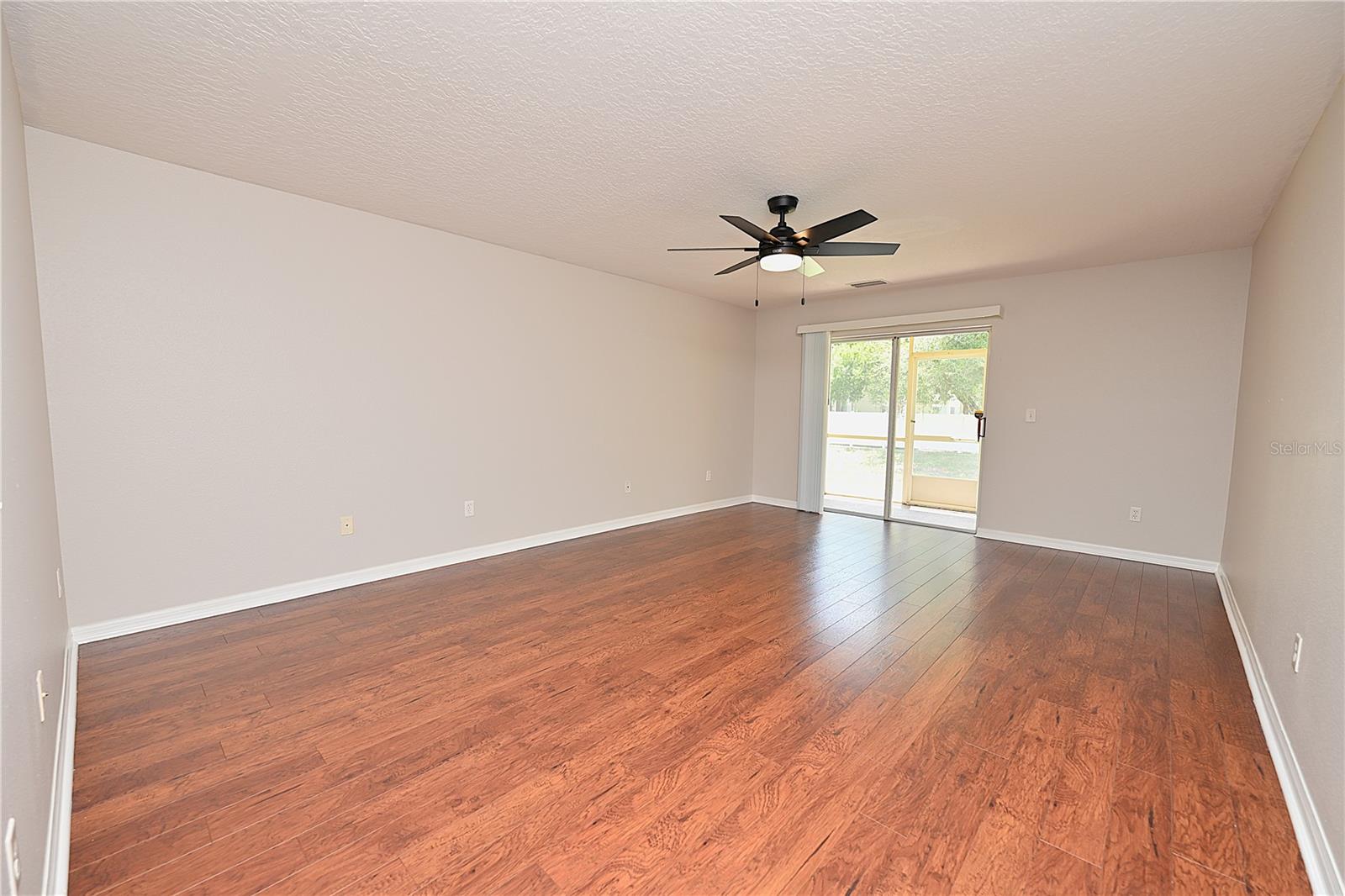 COBBLESTONE LNDG TWNHMS - Residential Lease