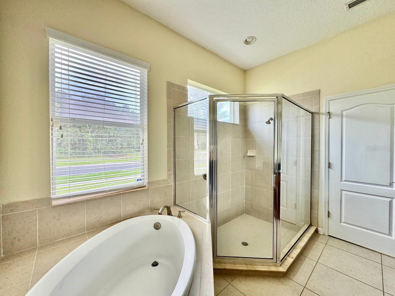 07 OAKS PCLS C-4B & S-1A - Residential Lease