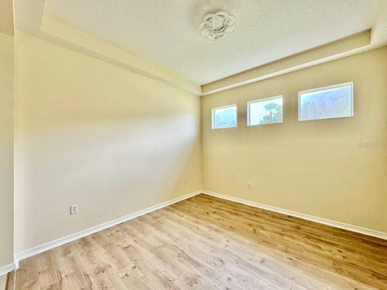 07 OAKS PCLS C-4B & S-1A - Residential Lease